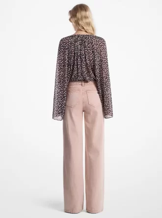 Blugi vopsiți în haine, cu picior larg