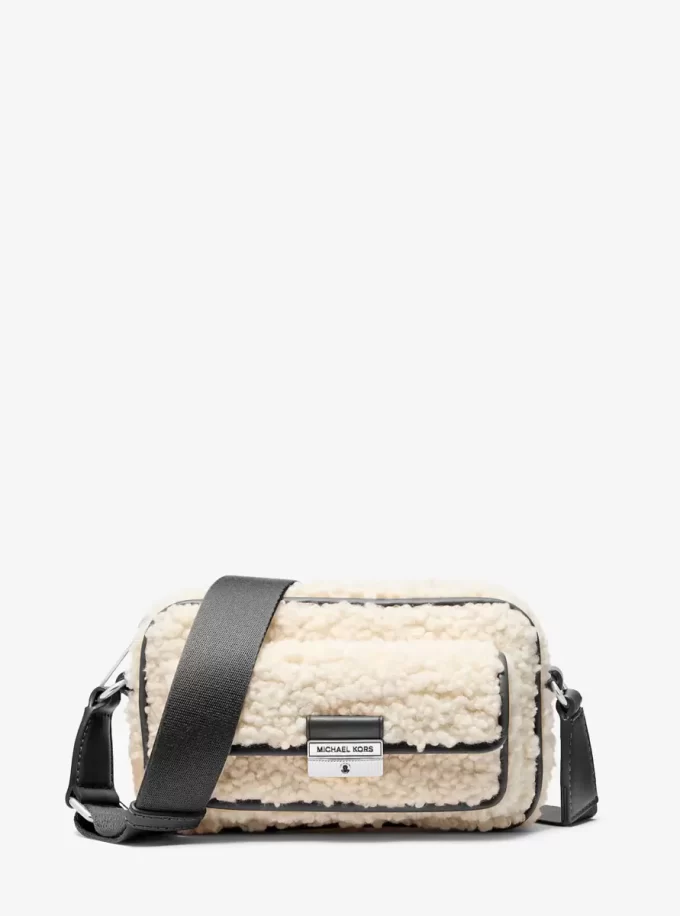 Geantă crossbody Bradshaw extra-small din imitație de shearling pentru cameră Geantă crossbody Bradshaw extra-small din imitație de shearling pentru cameră