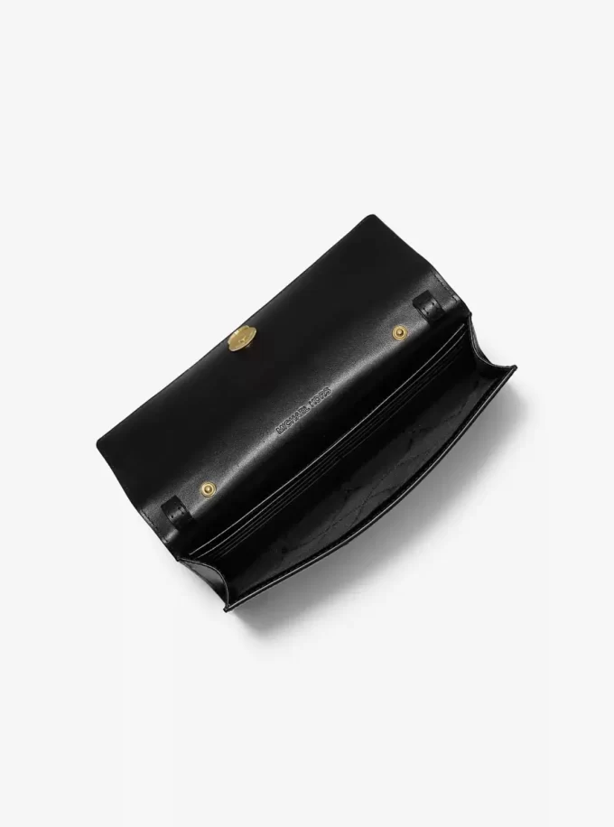 Geantă crossbody Carson mare cu imprimeu leopard și păr de vițel Geantă crossbody Carson mare cu imprimeu leopard și păr de vițel