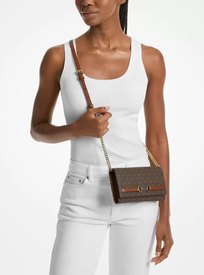 Geantă crossbody convertibilă Carson cu logo-ul semnăturii mari Geantă crossbody convertibilă Carson cu logo-ul semnăturii mari