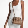 Geantă crossbody convertibilă cu lanț mic Mina Geantă crossbody convertibilă cu lanț mic Mina