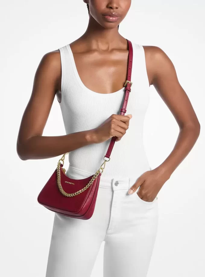 Geantă crossbody convertibilă Jet Set Travel din piele granulată Geantă crossbody convertibilă Jet Set Travel din piele granulată