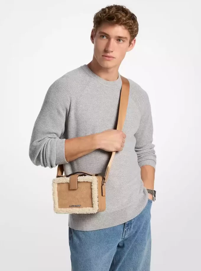 Geantă crossbody Cooper din piele întoarsă și sherpa Geantă crossbody Cooper din piele întoarsă și sherpa