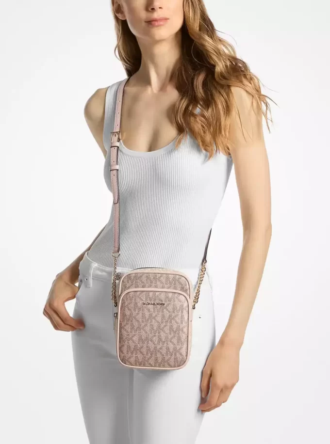Geantă crossbody Jet Set medie cu logo metalic Geantă crossbody Jet Set medie cu logo metalic