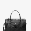 Geantă crossbody Jet Set medie cu logo în relief și logo patentat Geantă crossbody Jet Set medie cu logo în relief și logo patentat