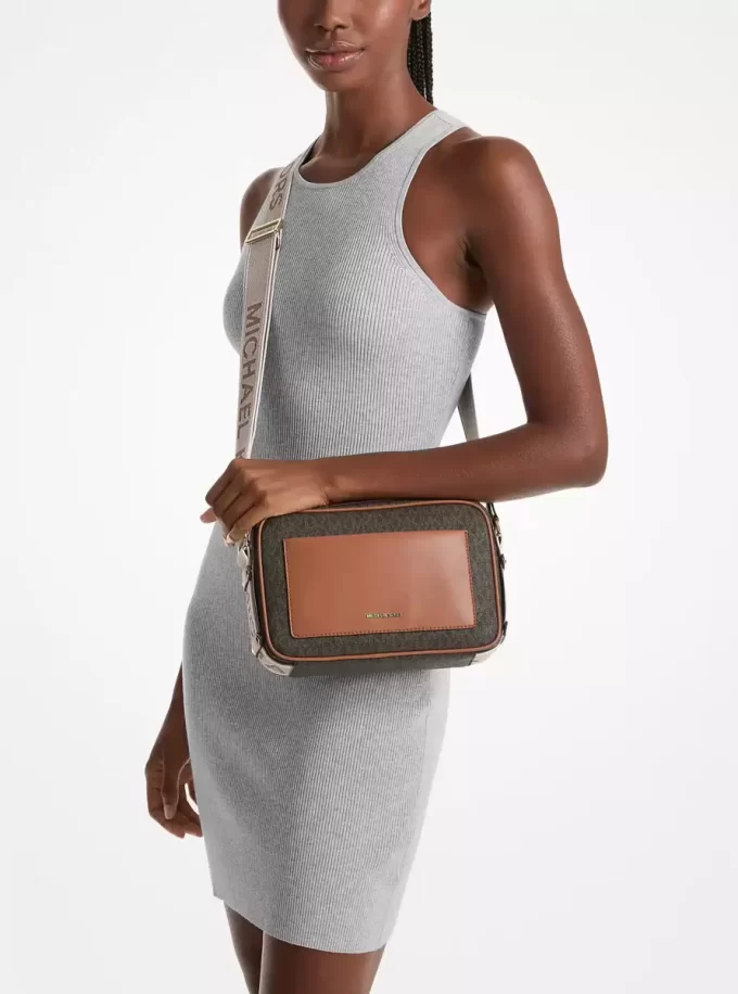 Geantă crossbody Maeve cu logo-ul semnăturii mari