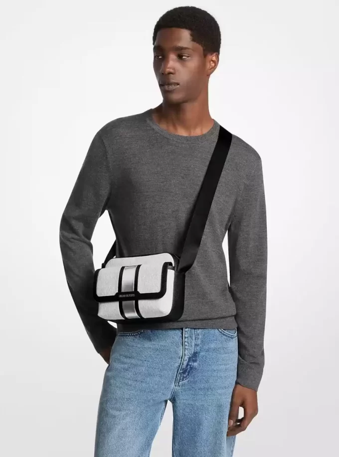 Geantă crossbody medie Cooper Signature Logo cu dungi pentru cameră Geantă crossbody medie Cooper Signature Logo cu dungi pentru cameră