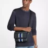 Geantă crossbody medie Cooper Signature Logo cu dungi pentru cameră Geantă crossbody medie Cooper Signature Logo cu dungi pentru cameră