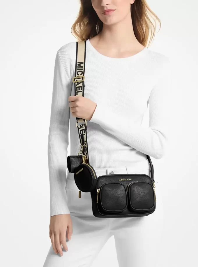 Geantă crossbody medie Jet Set din piele cu husă pentru Apple Airpods Pro®