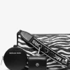 Geantă crossbody medie Jet Set din piele cu imprimeu animal și logo, cu husă pentru Apple Airpods Pro® Geantă crossbody medie Jet Set din piele cu imprimeu animal și logo, cu husă pentru Apple Airpods Pro®
