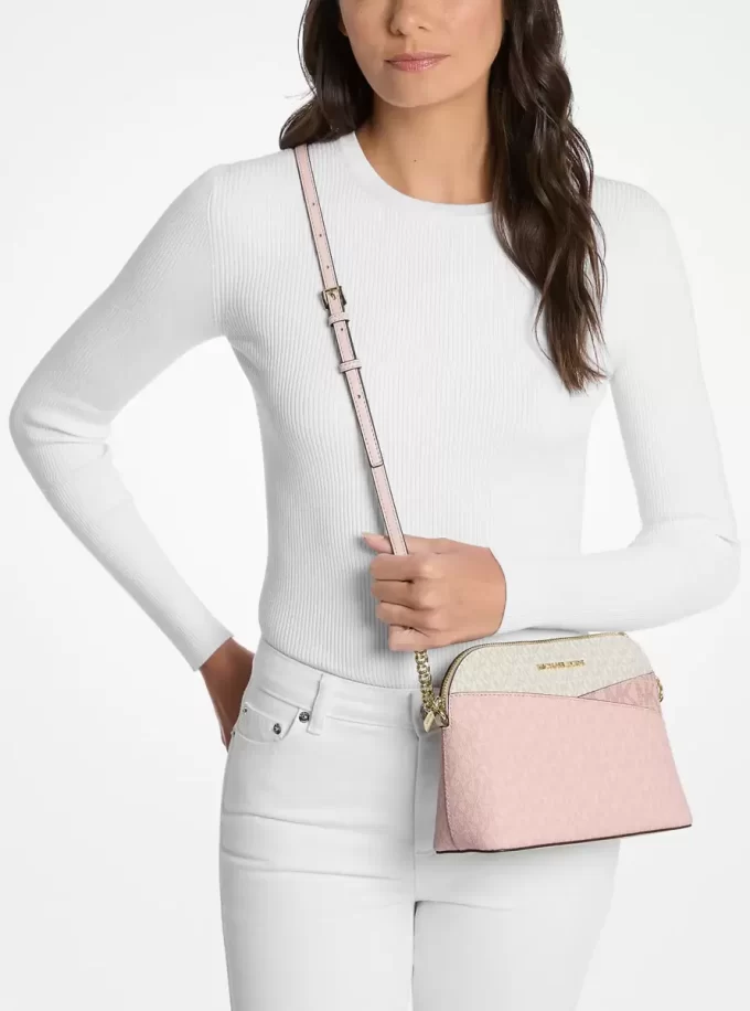 Geantă crossbody medie Jet Set Travel cu logo-ul semnăturii, în blocuri de culoare Geantă crossbody medie Jet Set Travel cu logo-ul semnăturii, în blocuri de culoare