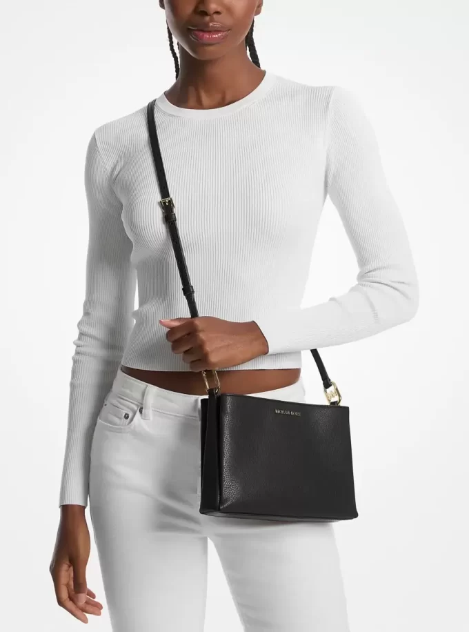 Geantă crossbody Trisha medie din piele granulată Geantă crossbody Trisha medie din piele granulată