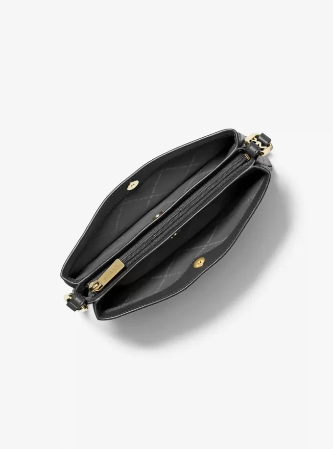 Geantă crossbody Trisha medie din piele granulată Geantă crossbody Trisha medie din piele granulată