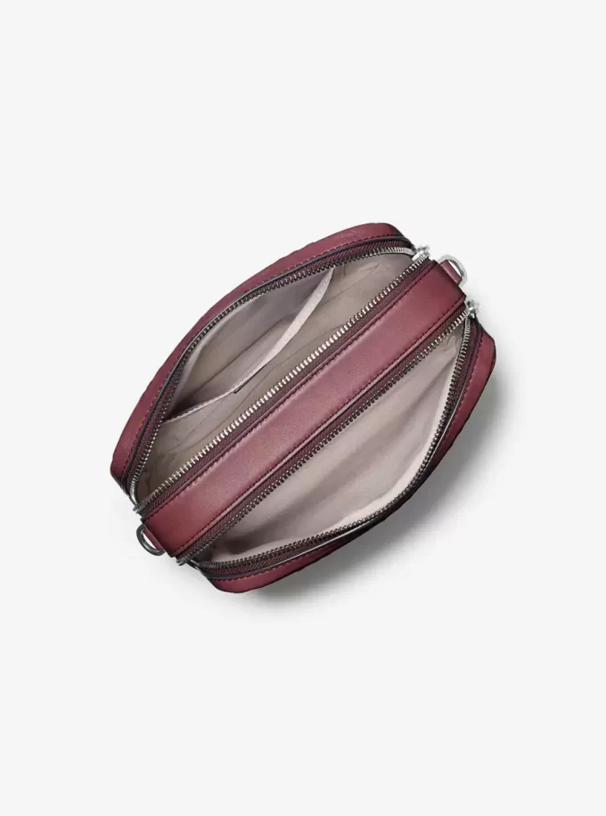Geantă medie Bryant din piele lustruită, model crossbody Geantă medie Bryant din piele lustruită, model crossbody