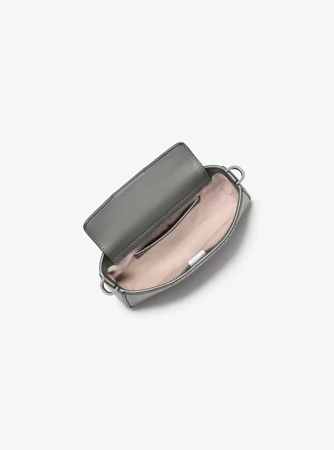 Geantă mică Bryant din piele lustruită, convertibilă, tip crossbody Geantă mică Bryant din piele lustruită, convertibilă, tip crossbody