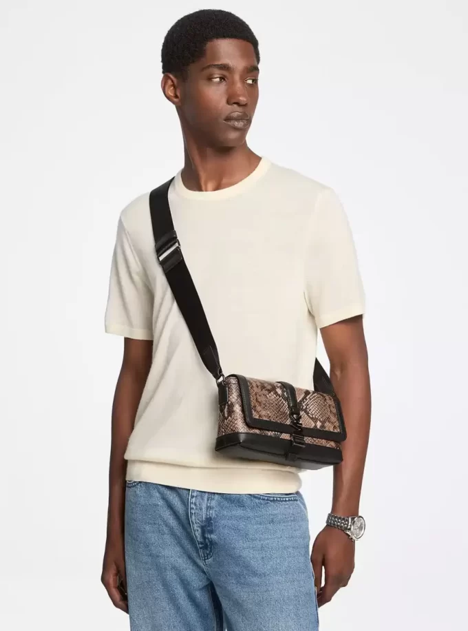 Geantă mică crossbody Cyrus cu model șarpe în relief