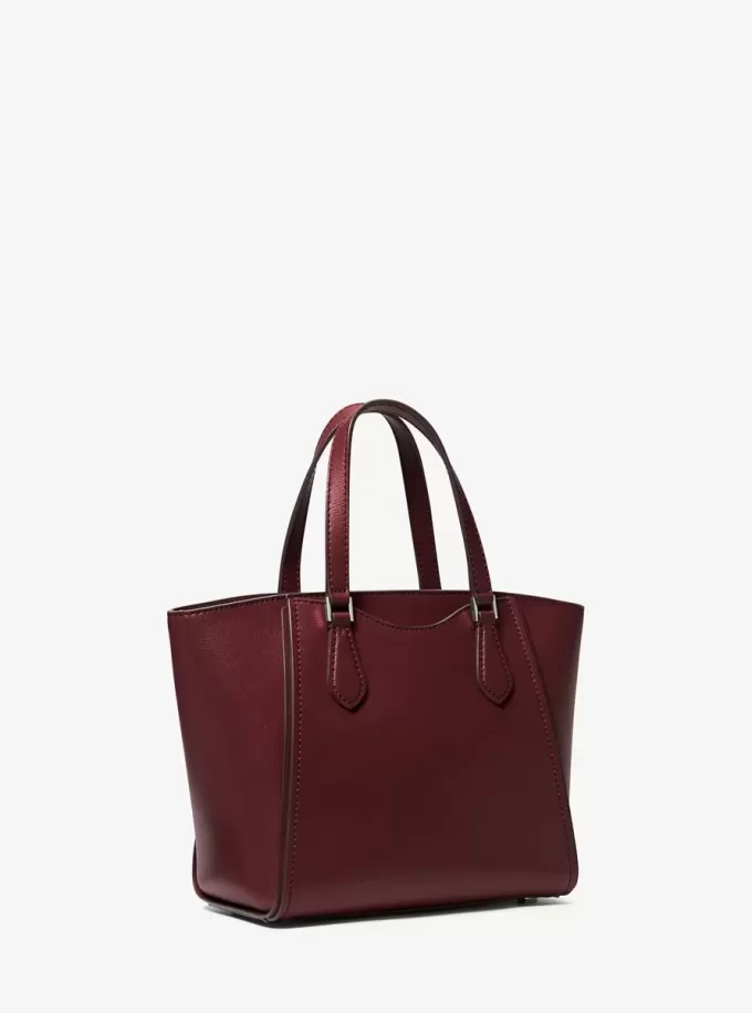 Geantă mică de piele Taryn, convertibilă, tip crossbody Geantă mică de piele Taryn, convertibilă, tip crossbody