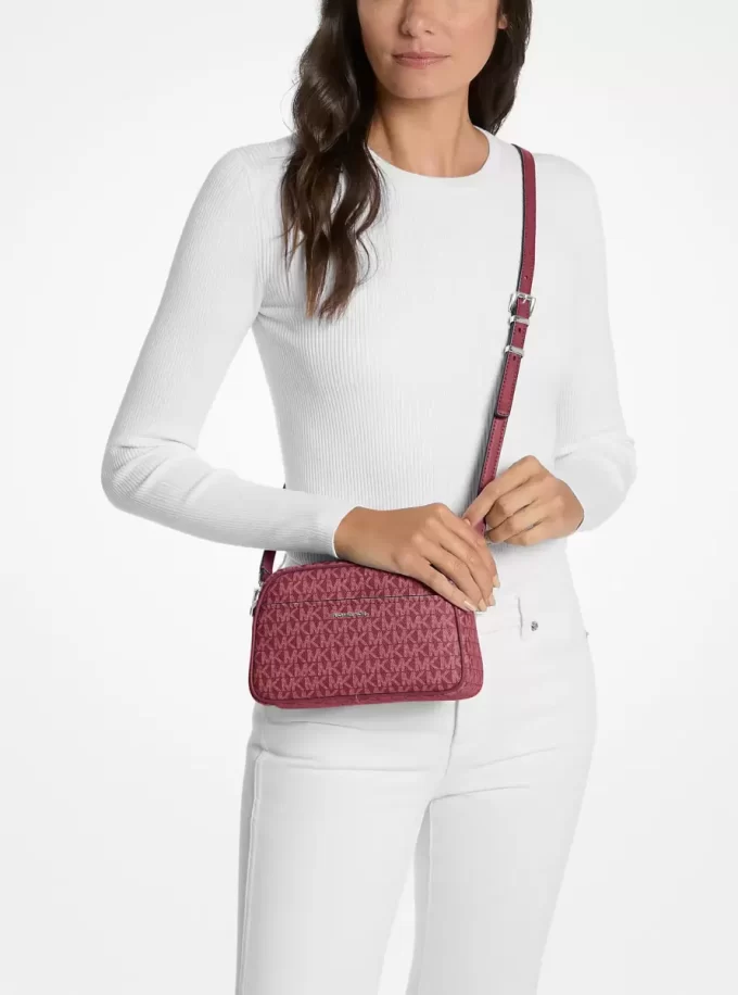 Geantă mică Jet Set Signature Logo Crossbody pentru cameră Geantă mică Jet Set Signature Logo Crossbody pentru cameră