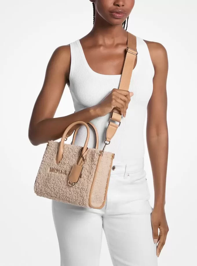 Geantă mică Mirella din imitație de shearling crossbody Geantă mică Mirella din imitație de shearling crossbody