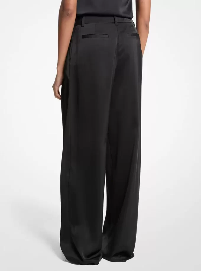 Pantaloni largi din satin drapat