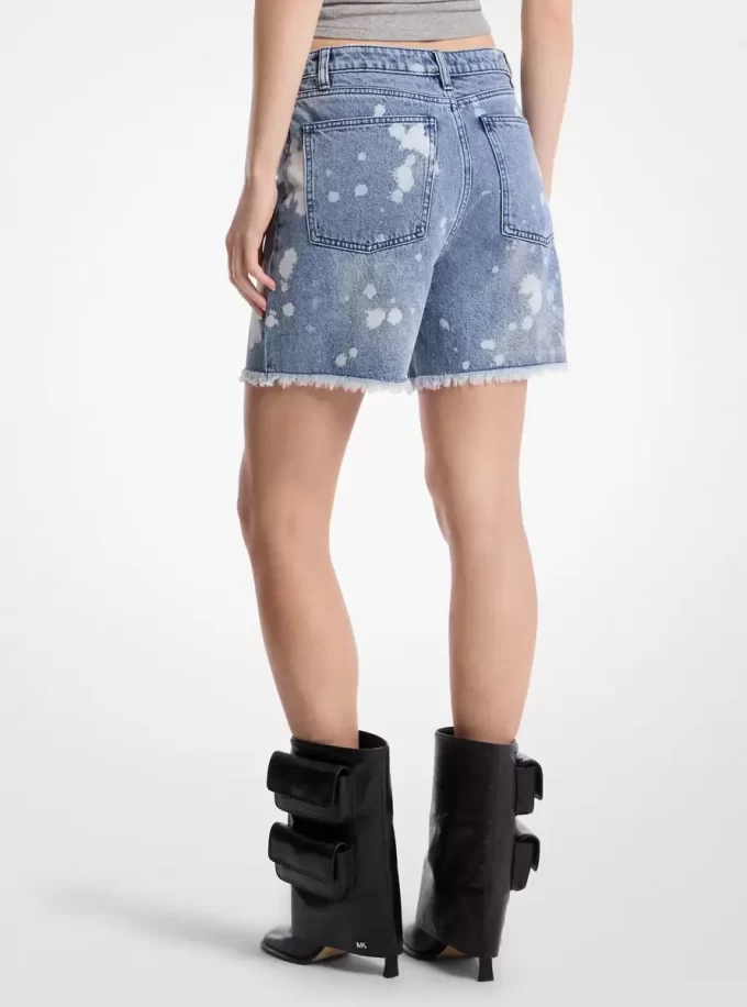 Pantaloni scurți boyfriend din denim decolorat, stropiți manual Pantaloni scurți boyfriend din denim decolorat, stropiți manual