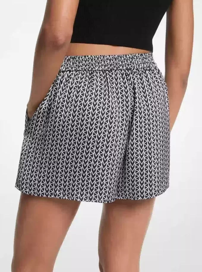Pantaloni scurți din satin cu logo MK2000 Pantaloni scurți din satin cu logo MK2000