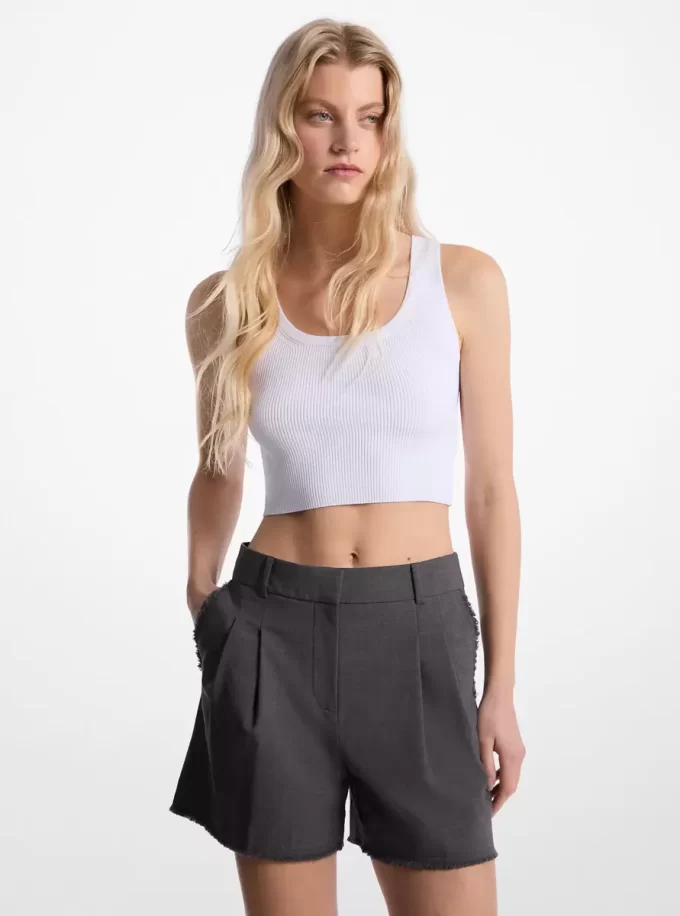 Pantaloni scurți plisați din lână elastică, destrămați Pantaloni scurți plisați din lână elastică, destrămați