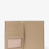 Portofel Jet Set Mediu cu Logo Metallic în relief pentru pașaport