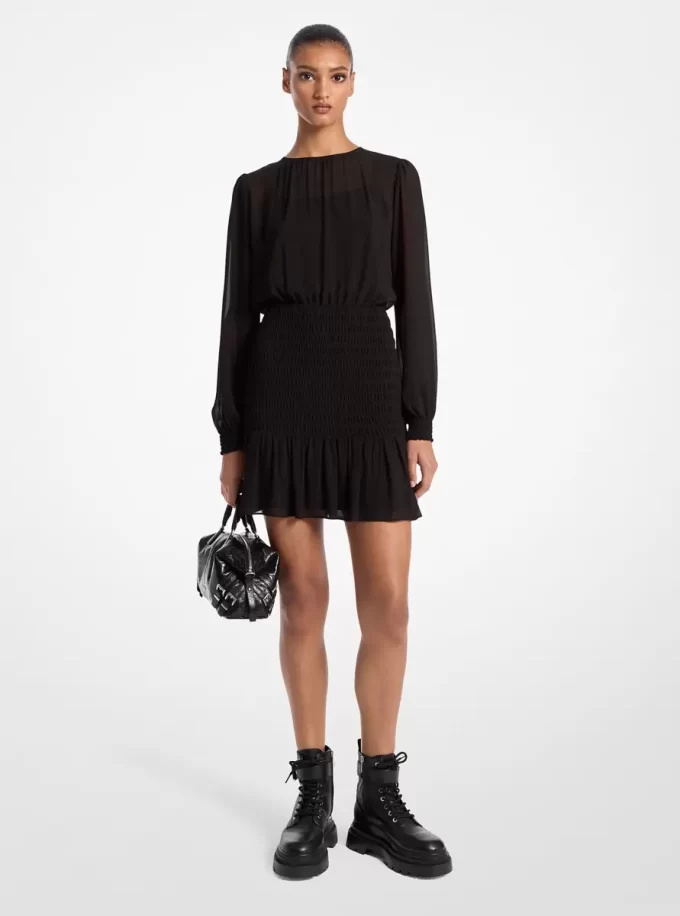 Rochie cu mânecă lungă din georgette smocked Rochie cu mânecă lungă din georgette smocked