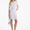 Rochie cu mânecă scurtă din tricot cu nervuri