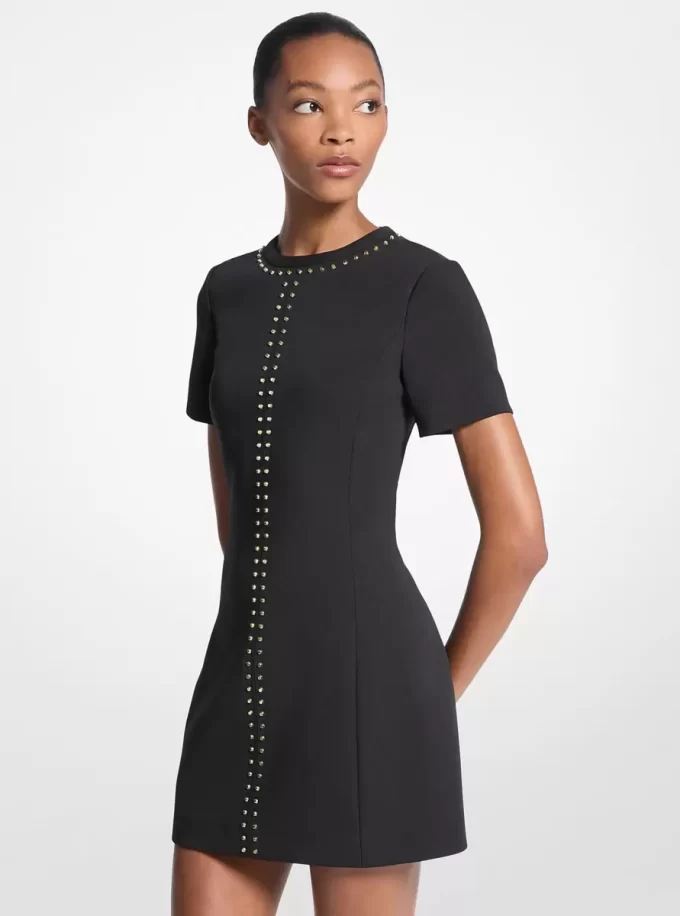 Rochie scurtă din crep elastic cu ținte