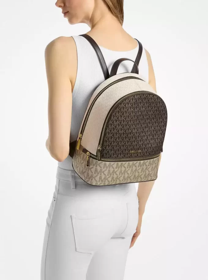 Rucsac Rhea mediu cu logo metalic Rucsac Rhea mediu cu logo metalic