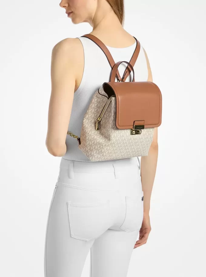 Rucsac Tribeca mic cu logo-ul semnăturii Rucsac Tribeca mic cu logo-ul semnăturii