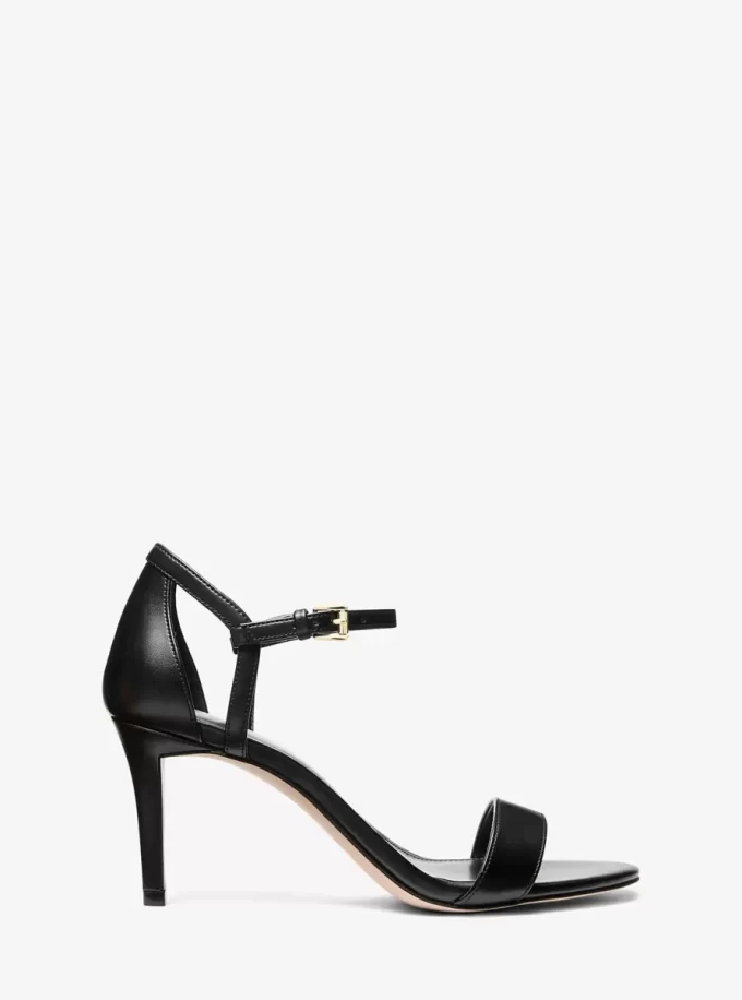 Simone Sandal
